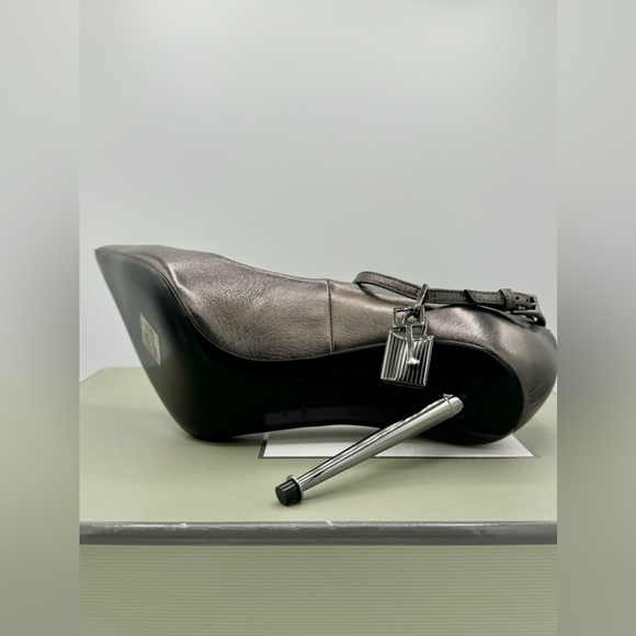 NWT Tom Ford Padlock Laminated Pump Heels “Gunmetal” sz 38 / UK 5 Sold Out - Picture 10 of 17